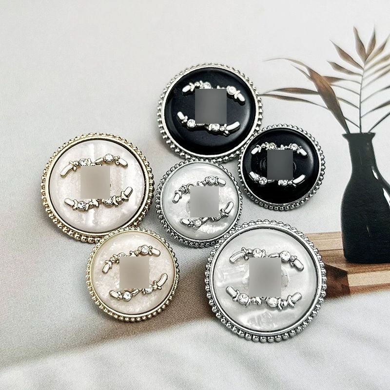 의류 부자재 단추 명품단추 18mm 가디건 금장, 18mm 2개, 1개, 실버블랙 상세 이미지 2